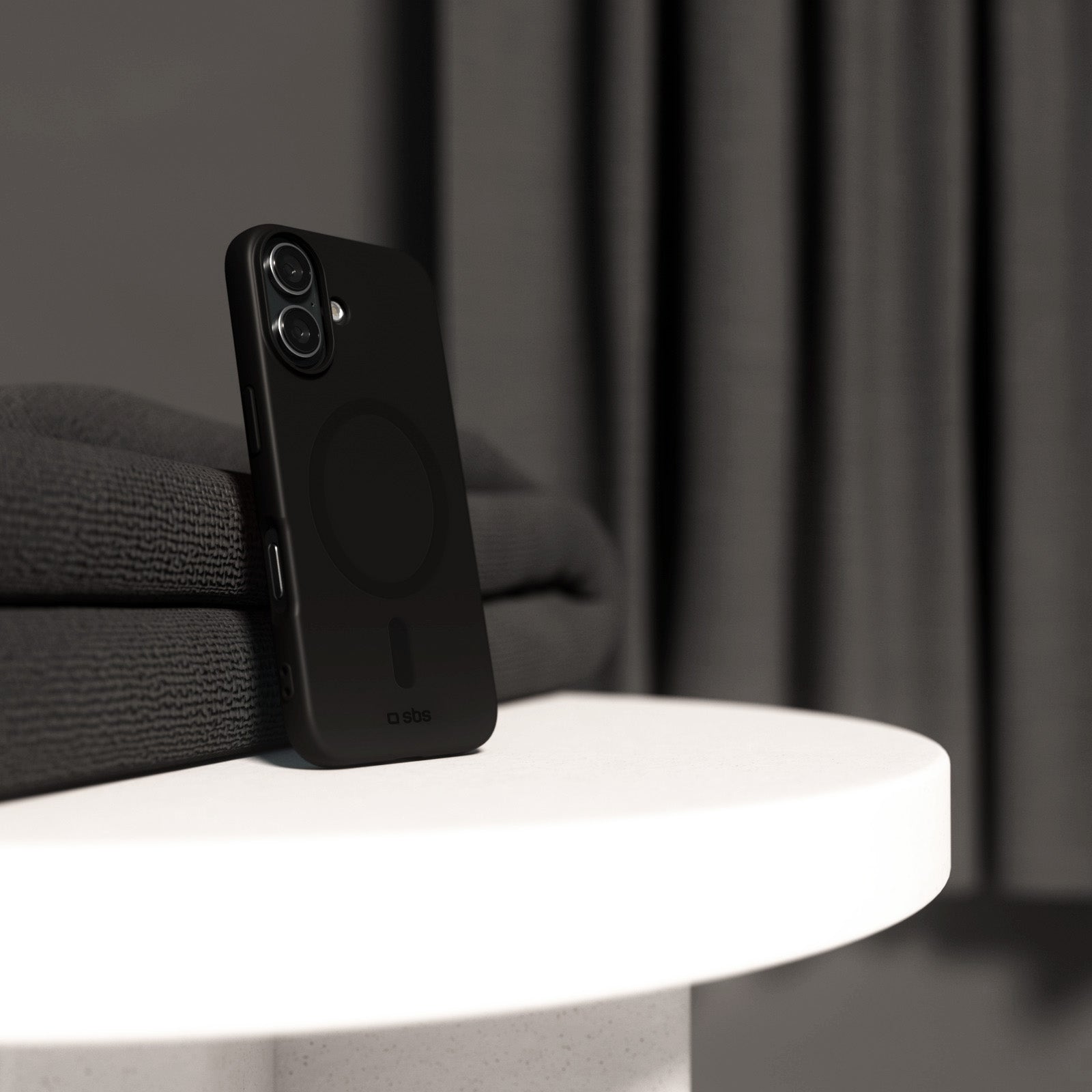 Instinct Mag - cover per iPhone 16 Plus morbida e compatibile con MagSafe