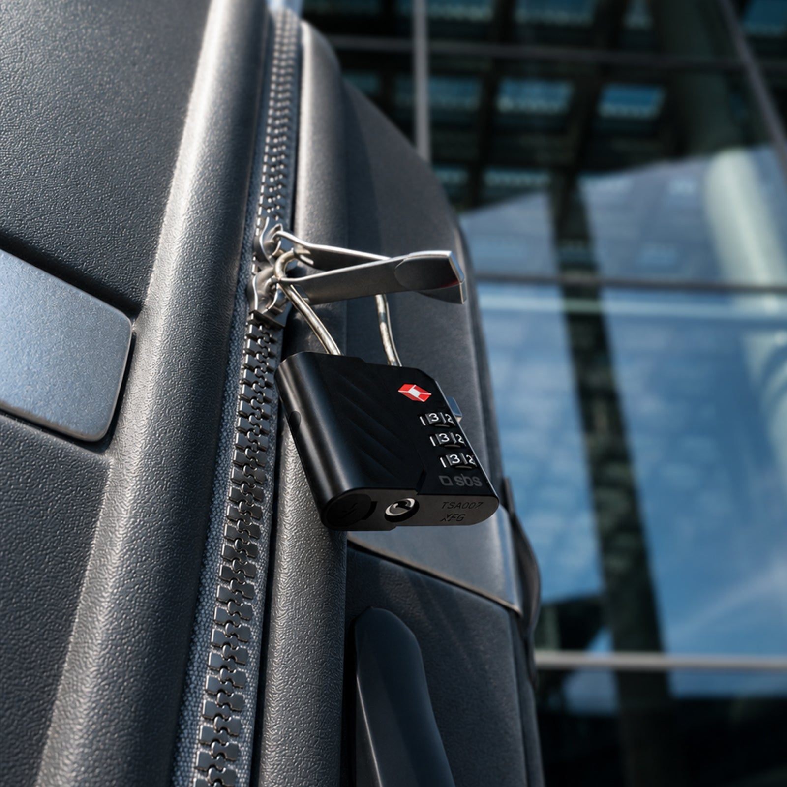 TSA lock with integrated locator for suitcases and bags compatible with Apple Find My